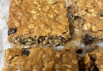 Almond Oatmeal Breakfast Bar